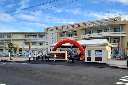 Lễ Khánh thành Công trình Bệnh viện đa khoa huyện Mang Thít vào sáng 20-9.