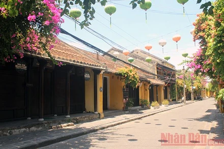 Các doanh nghiệp du lịch đang rơi vào tình trạng điêu đứng vì Covid-19 (Ảnh: NDĐT)