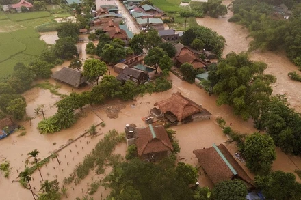 Ngập nặng ở trung tâm xã Lâm Thượng (Lục Yên).