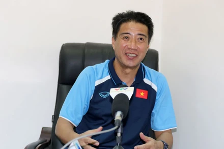 Ông Yusuke Adachi từng tham gia đào tạo rất nhiều các khóa đào tạo HLV tại châu Á, trong đó có Việt Nam. (Ảnh: VFF)