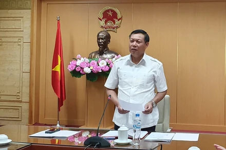 Thứ trưởng Y tế Đỗ Xuân Tuyên phát biểu tại hội nghị.