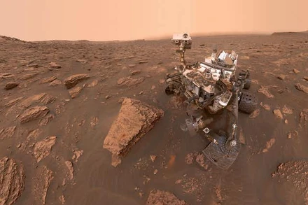 Tàu tự hành Curiosity Rover của NASA chụp ảnh tự sướng trên sao Hỏa vào tháng 6-2018. Ảnh: NASA.