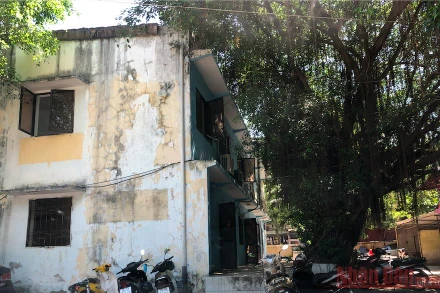 Vẫn còn tồn tại những công trình xuống cấp được sử dụng làm nơi học tập (Ảnh: VIỆT DŨNG)