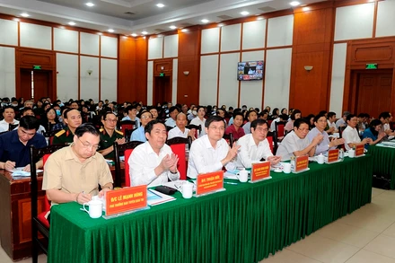 Các đại biểu dự hội nghị.