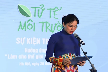 Chủ tịch Hội LHPN Việt Nam Hà Thị Nga phát biểu ý kiến tại sự kiện