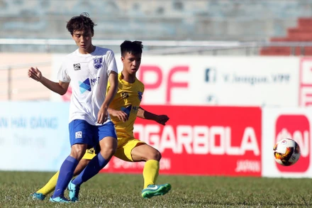  Đương kim vô địch Thanh Hóa (vàng) đối diện với nhiều thử thách tại mùa giải 2020. (Ảnh: VFF)