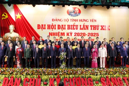 Ban Chấp hành Đảng bộ tỉnh Hưng Yên khóa XIX, nhiệm kỳ 2020-2025 ra mắt Đại hội.