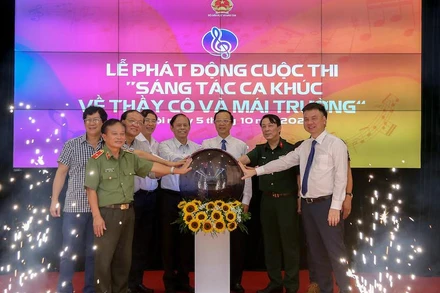 Lễ phát động Cuộc thi sáng tác ca khúc về thầy cô và mái trường, sáng 5-10