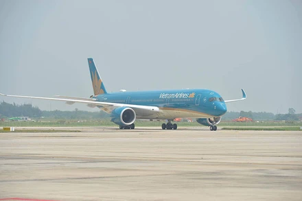 Hủy khai thác 16 chuyến bay do thời tiết xấu