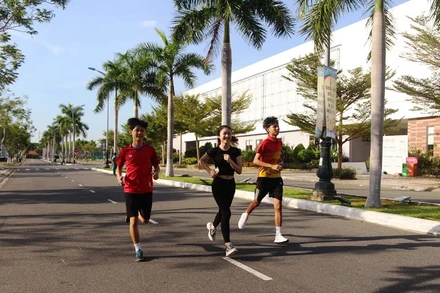 Sinh viên Đà Nẵng tham gia chạy UpRace 2020.