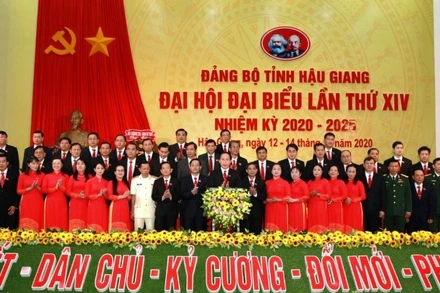 Ra mắt Ban Chấp hành Đảng bộ tỉnh Hậu Giang khóa 14 nhiệm kỳ 2020 - 2025. 