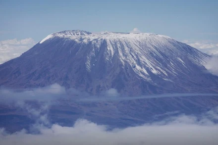 Hình ảnh núi lửa trên núi Kilimanjaro, chụp ngày 22-11-2007. (Ảnh: Reuters)