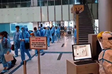 Đà Nẵng, Quảng Nam tiếp nhận, cách ly gần 500 công dân từ Hàn Quốc về nước.