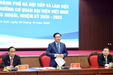 Bí thư Thành ủy Hà Nội Vương Đình Huệ phát biểu tại buổi làm việc (Ảnh: Duy Linh).