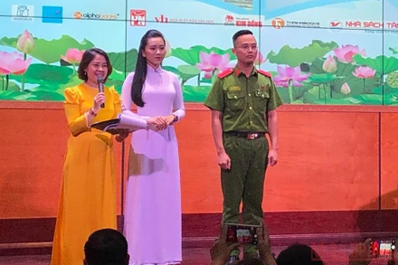 Hai thí sinh đoạt giải Đại sứ Văn hóa đọc năm 2020.