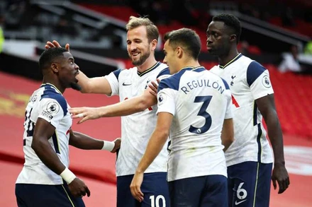 Các cầu thủ Tottenham xuất sắc thắng Man United 6-1. 