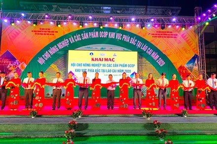 Khai mạc Hội chợ nông nghiệp và các sản phẩm OCOP khu vực phía bắc.