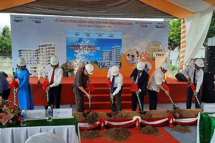 Lễ động thổ khởi công Dự án Bệnh viện Sản Nhi tỉnh Vĩnh Long vào sáng 25-10.
