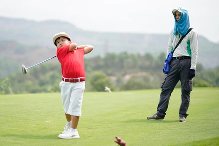 Tập và thi đấu chuyên nghiệp từ nhỏ giúp các vận động viên tiến bộ nhanh chóng.