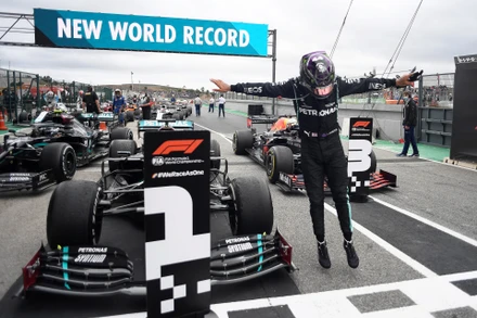 Hamilton đánh dấu kỷ lục mới của đường đua F1 khi lần thứ 92 thắng chặng. (Ảnh: F1)