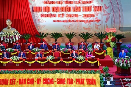 Phiên khai mạc Đại hội đại biểu Đảng bộ tỉnh Cà Mau sáng 27-10.