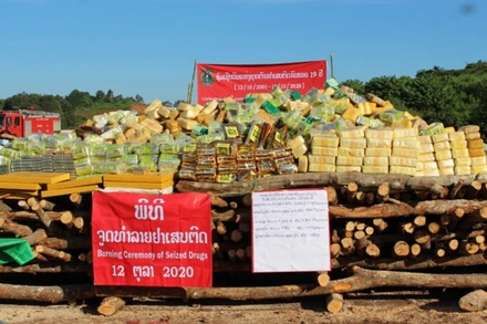 Tiêu hủy ma túy tại tỉnh Bokeo - tỉnh có nhiều vấn đề phức tạp liên quan tội phạm buôn bán ma túy.