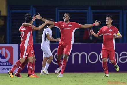 Viettel mang về 3 điểm ngay trên sân nhà. (Ảnh: TRẦN HẢI)