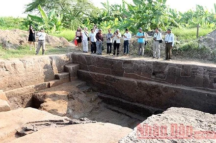 Một hố khai quật của di chỉ khảo cổ Vườn Chuối. 