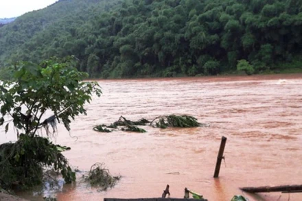 Lũ trên sông Chảy lên cao.