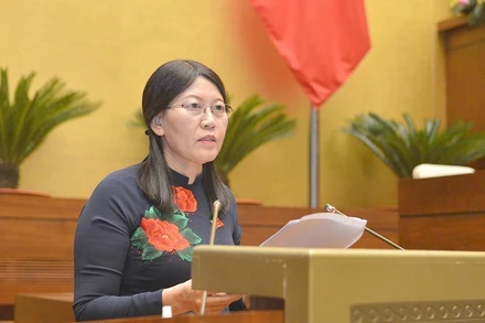 Chủ nhiệm Ủy ban Tư pháp của Quốc hội Lê Thị Nga, tại Kỳ họp thứ 10, Quốc hội khoá XIV, sáng 26-10