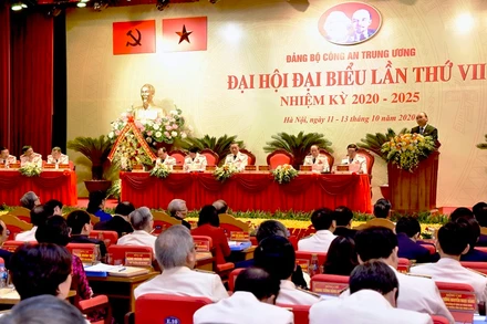 Thủ tướng Nguyễn Xuân Phúc phát biểu chỉ đạo tại Đại hội (Ảnh: Trần Hải).