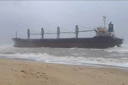 Tàu VTB Star có trọng tải khoảng 26 nghìn tấn bị mắc cạn