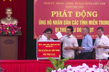 Gần 100 đơn vị ở Phú Yên quyên góp ủng hộ người dân vùng lũ