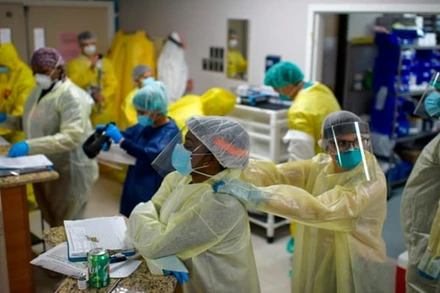 Các nhân viên y tế tại Trung tâm y tế United Memorial, Houston, Texas, Mỹ. (Ảnh: Getty Images)