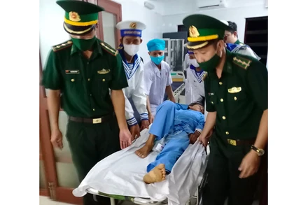 Kịp thời cứu sống ngư dân đột quỵ trên đảo Trường Sa Lớn