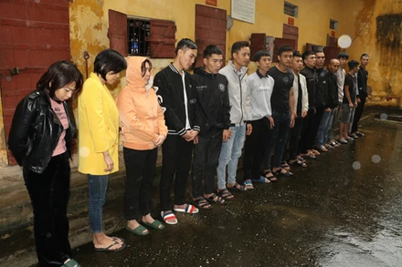 Các đối tượng trong đường dây làm giả con dấu tài liệu bị bắt giữ.