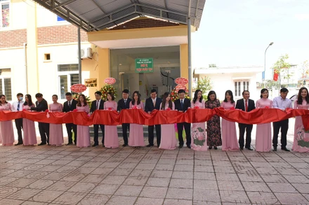 Khánh thành đơn nguyên chạy thận nhân tạo ở Trung tâm y tế huyện Nam Đàn.