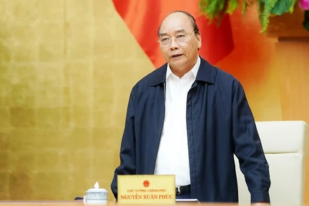 Thủ tướng Nguyễn Xuân Phúc chủ trì phiên họp Thường trực Chính phủ để đánh giá về tình hình mưa lũ và công tác khắc phục hậu quả lũ lụt tại các tỉnh miền trung.