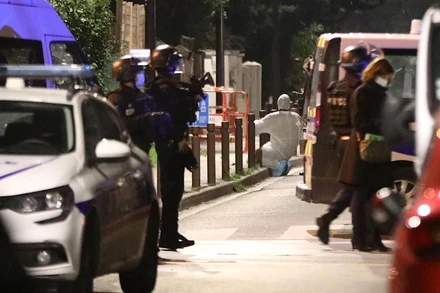 Hiện trường nơi xảy ra vụ khủng bố ngày 16-10. (Ảnh: Le Parisien)