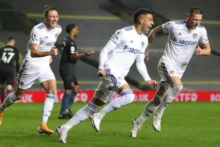Các cầu thủ Leeds chơi xuất sắc, xứng đáng chia điểm với Man City.