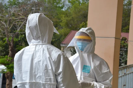 Chuyên gia Hàn Quốc bay từ TP Hồ Chí Minh có kết quả RT-PCR âm tính với SARS-CoV-2