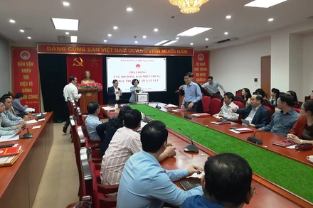 Ban Dân vận T.Ư ủng hộ đồng bào miền trung.