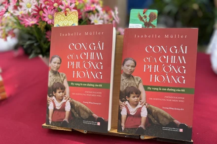 Cuốn sách “Con gái của chim Phượng hoàng - Hy vọng là con đường của tôi” của Isabelle Müller.