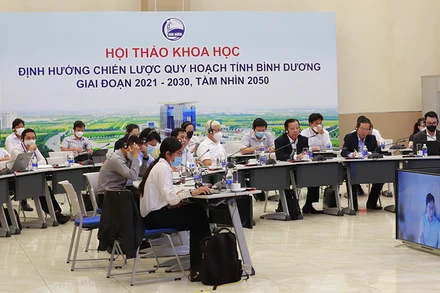 Hội thảo khoa học “Định hướng chiến lược quy hoạch tỉnh Bình Dương giai đoạn 2021-2030, tầm nhìn đến năm 2050”.