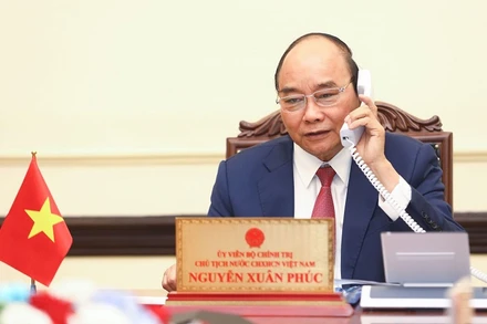 Chủ tịch nước Nguyễn Xuân Phúc điện đàm với Tổng thống đắc cử Hàn Quốc. (Ảnh: vpctn.gov.vn)