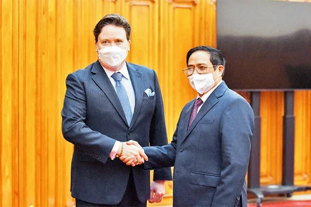 Thủ tướng Phạm Minh Chính tiếp Đại sứ Hoa Kỳ tại Việt Nam Marc E.Knapper. (Ảnh: TRẦN HẢI)