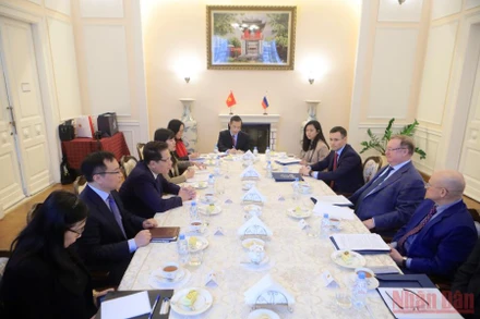 Toàn cảnh buổi làm việc. (Ảnh: QUẾ ANH)