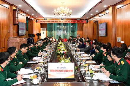 Quang cảnh buổi tọa đàm.