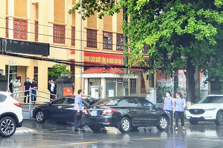 Các cán bộ Cơ quan điều tra (Viện Kiểm sát nhân dân tối cao) thực hiện nhiệm vụ tại Công an quận Đồ Sơn. (Ảnh minh họa).