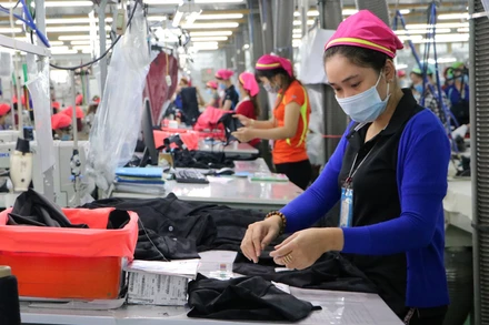 Sản xuất hàng xuất khẩu tại một doanh nghiệp ở huyện Nhơn Trạch, tỉnh Đồng Nai.